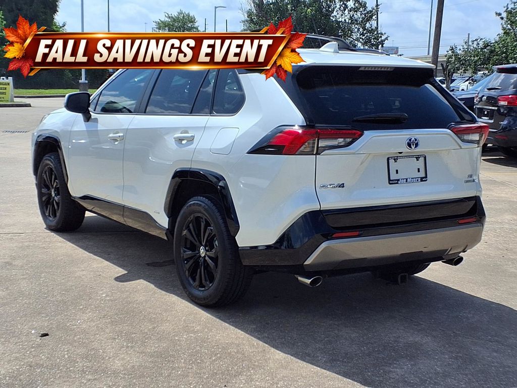 Used 2022 Blizzard Pearl Toyota SE image 2