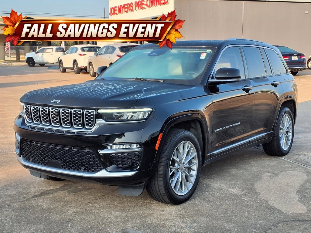Used 2022 Diamond Black Crystal Pearlcoat Jeep Summit image 3