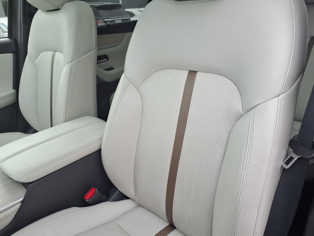 Used 2024 White Mazda 3.3 Turbo Premium Plus image 7