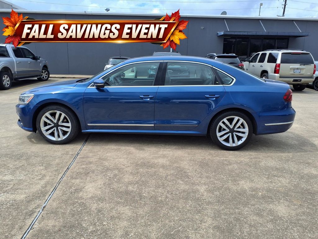 Used 2017 Blue Metallic Volkswagen SEL Premium image 5