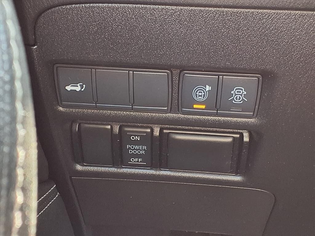 Used 2020 Gun Metallic Nissan SL image 23