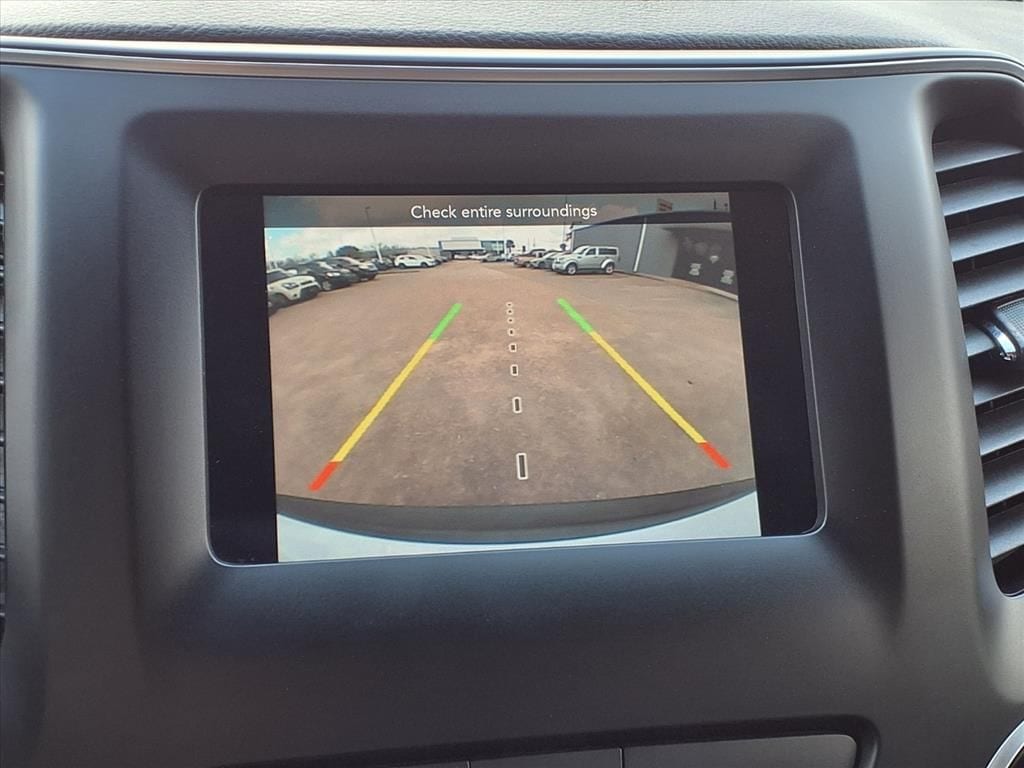 Used 2019 Bright White Clearcoat Jeep Latitude Plus image 29