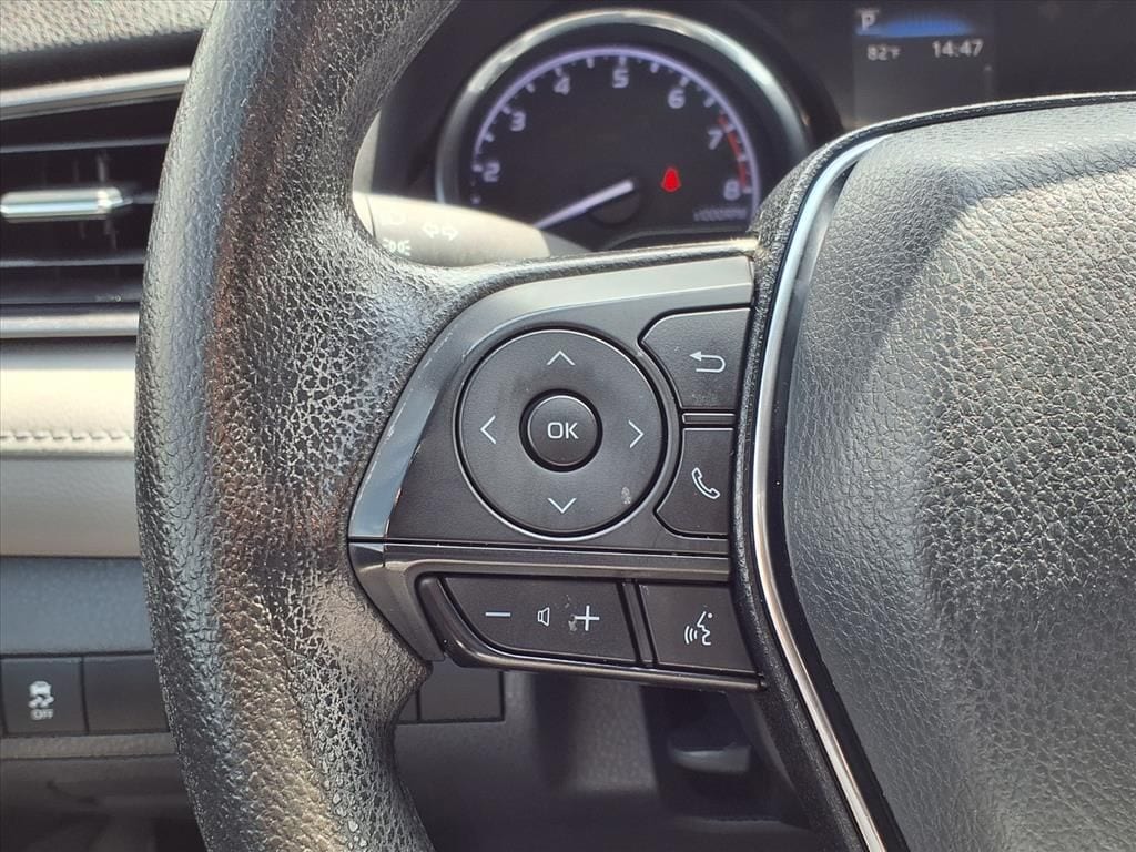 Used 2020  Toyota LE image 20