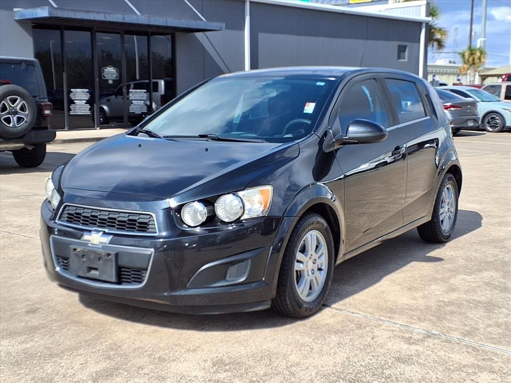 Used 2015 Black Granite Metallic Chevrolet LT image 3