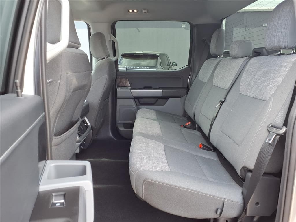 Used 2023 Iconic Silver Metallic Ford XLT image 11