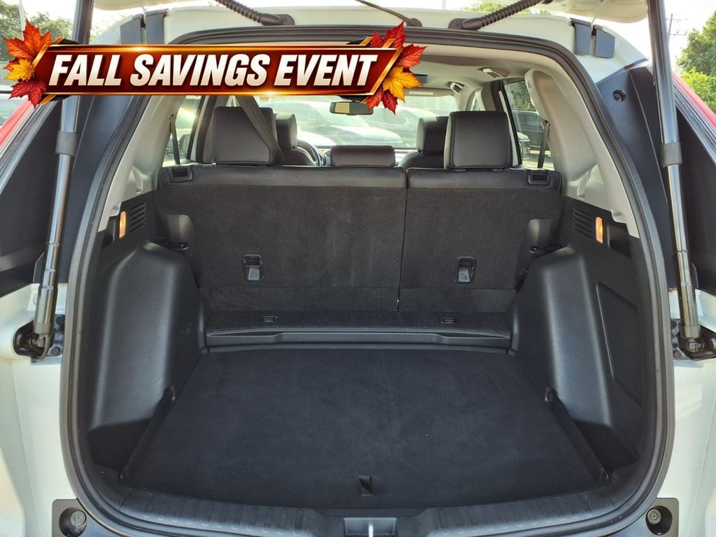 Used 2022 Platinum White Pearl Honda Touring image 13