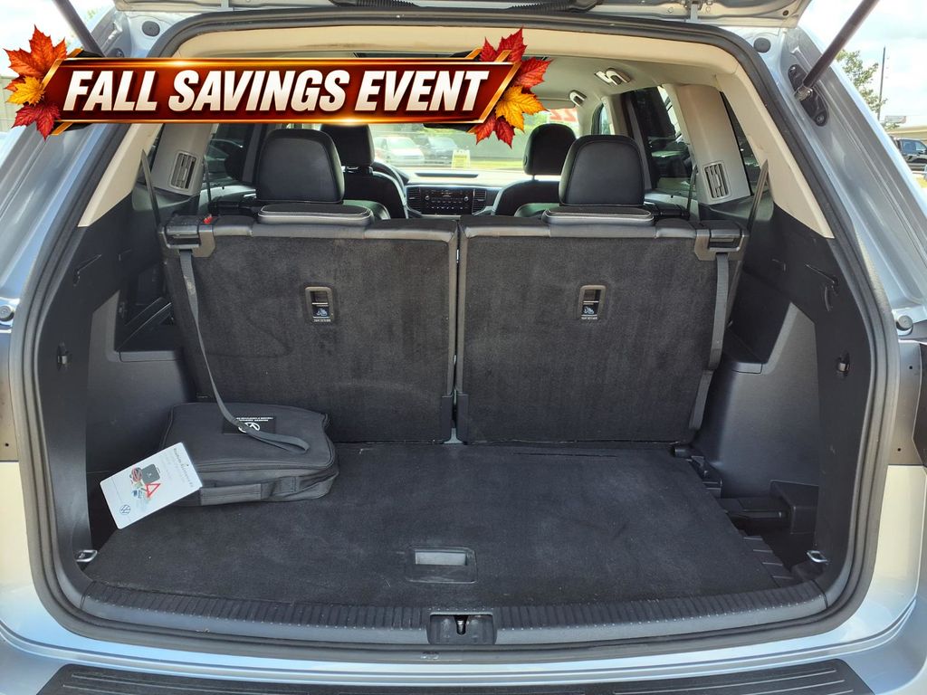 Used 2022  Volkswagen 3.6L V6 SE w/Technology image 13