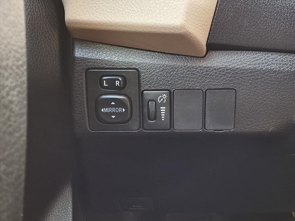 Used 2016 Super White Toyota LE image 22