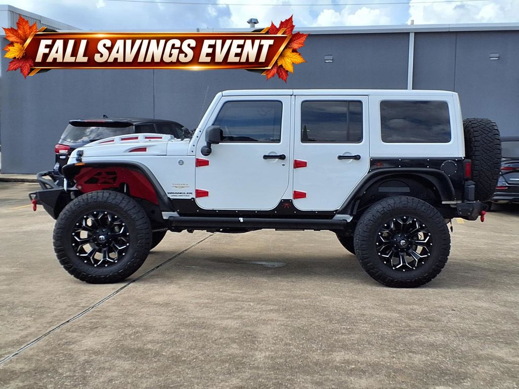 Used 2013 Bright White Clearcoat Jeep Unlimited Sahara image 5