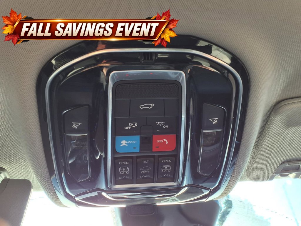 Used 2022 Diamond Black Crystal Pearlcoat Jeep Summit image 26