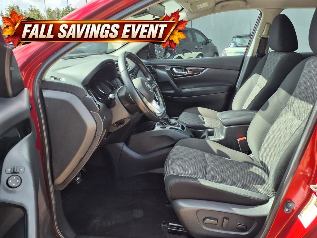 Used 2022 Scarlet Ember Pearl Metallic Nissan SV image 10