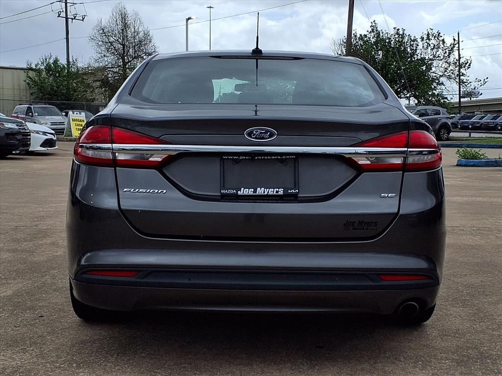 Used 2017 Magnetic Ford SE image 7