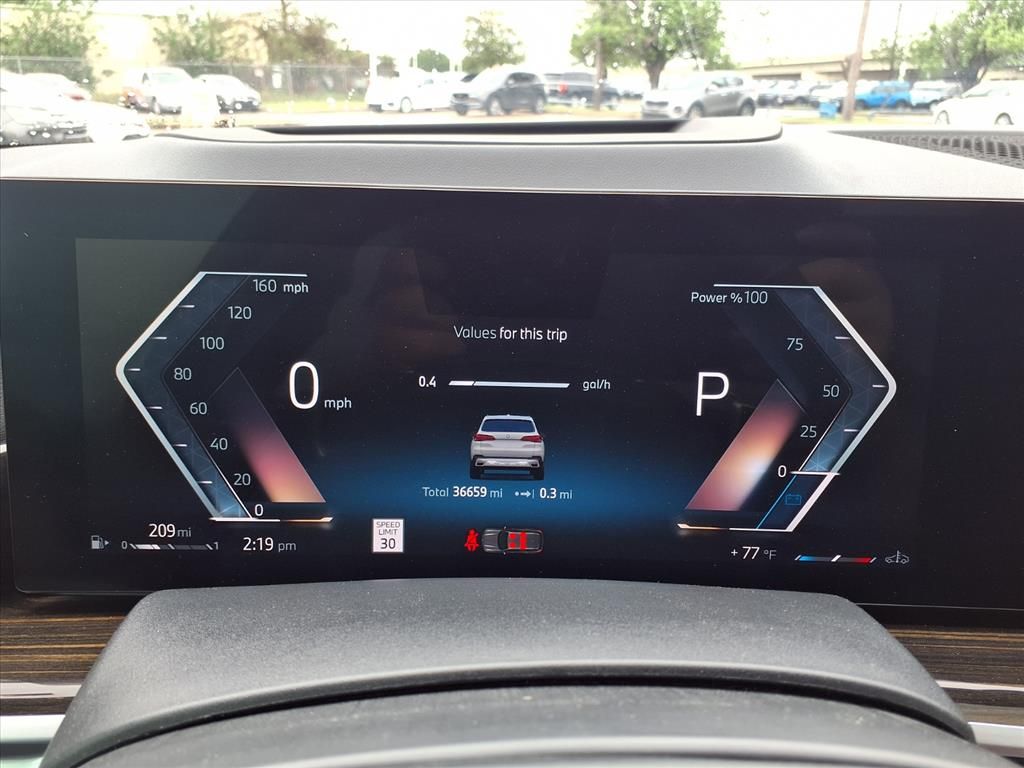 Used 2025 Alpine White BMW sDrive40i image 17