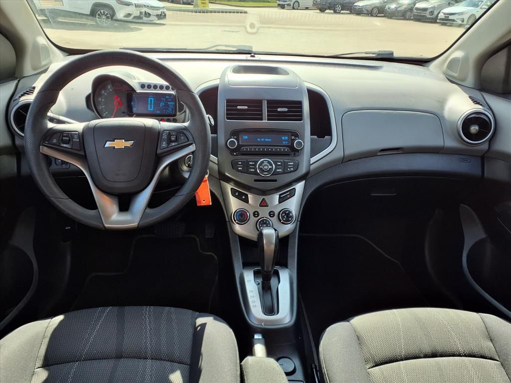 Used 2015 Black Granite Metallic Chevrolet LT image 9