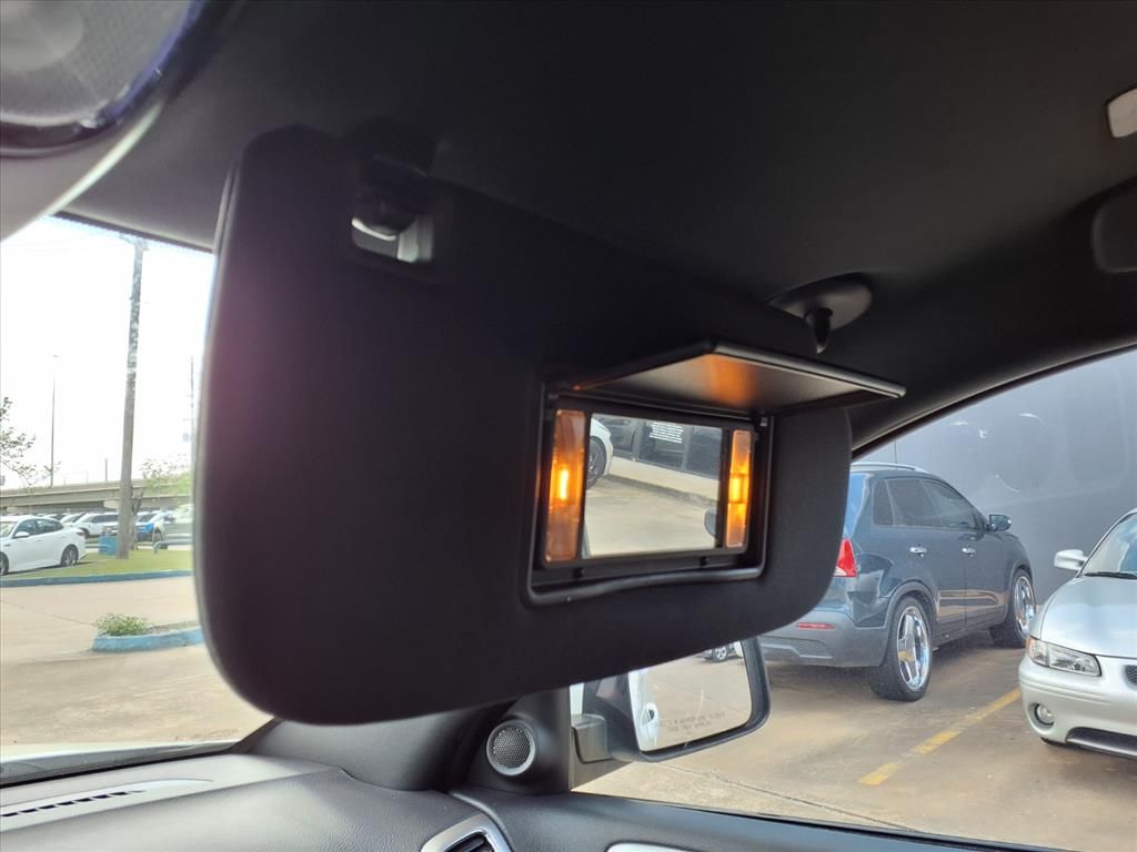 Used 2020 Bright White Clearcoat Jeep Altitude image 26