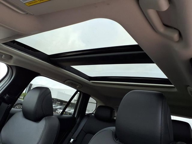 New 2026 Wind Chill Pearl Mazda Premium AWD image 4