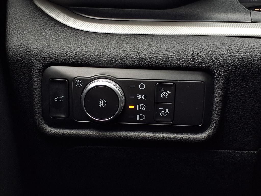 Used 2020 Blue Ford XLT image 29