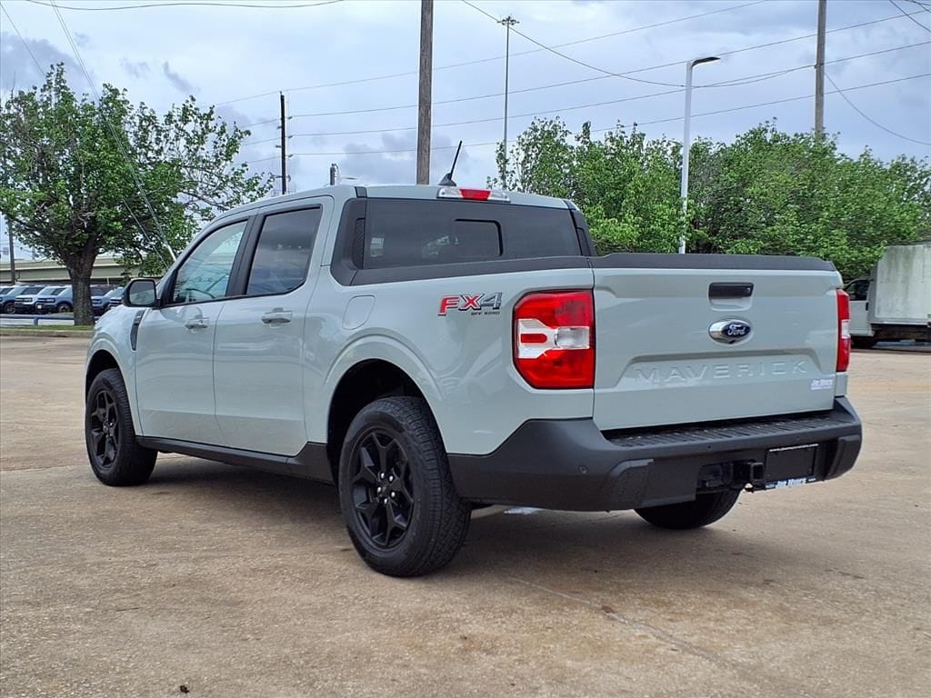 Used 2024 Cactus Gray Ford Lariat image 2