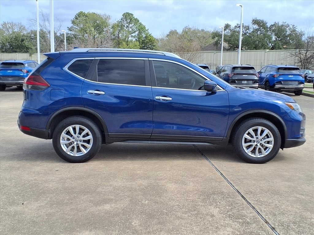 Used 2019 Caspian Blue Metallic Nissan SV image 28