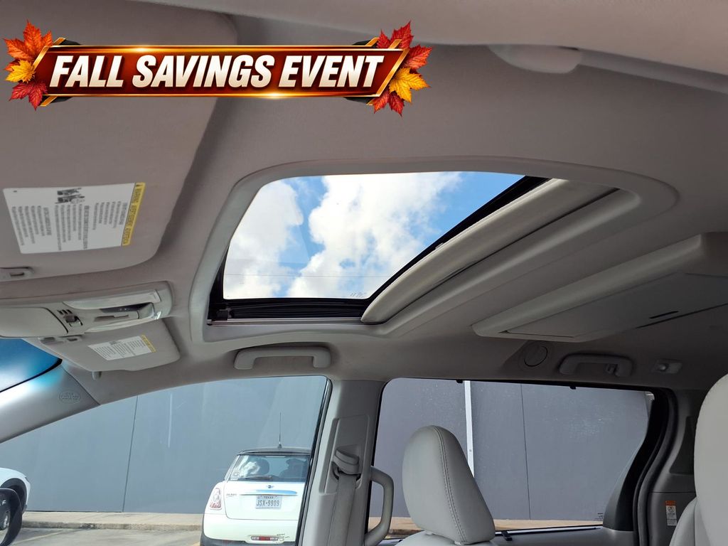 Used 2017 Midnight Black Metallic Toyota XLE Premium image 10