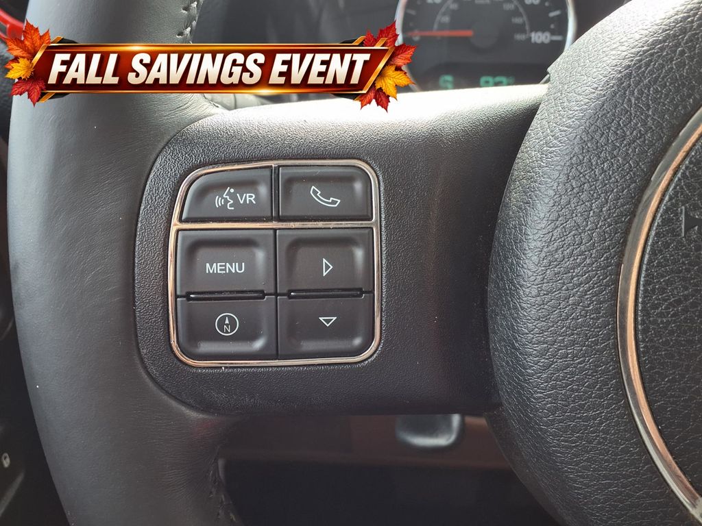 Used 2013 Bright White Clearcoat Jeep Unlimited Sahara image 18