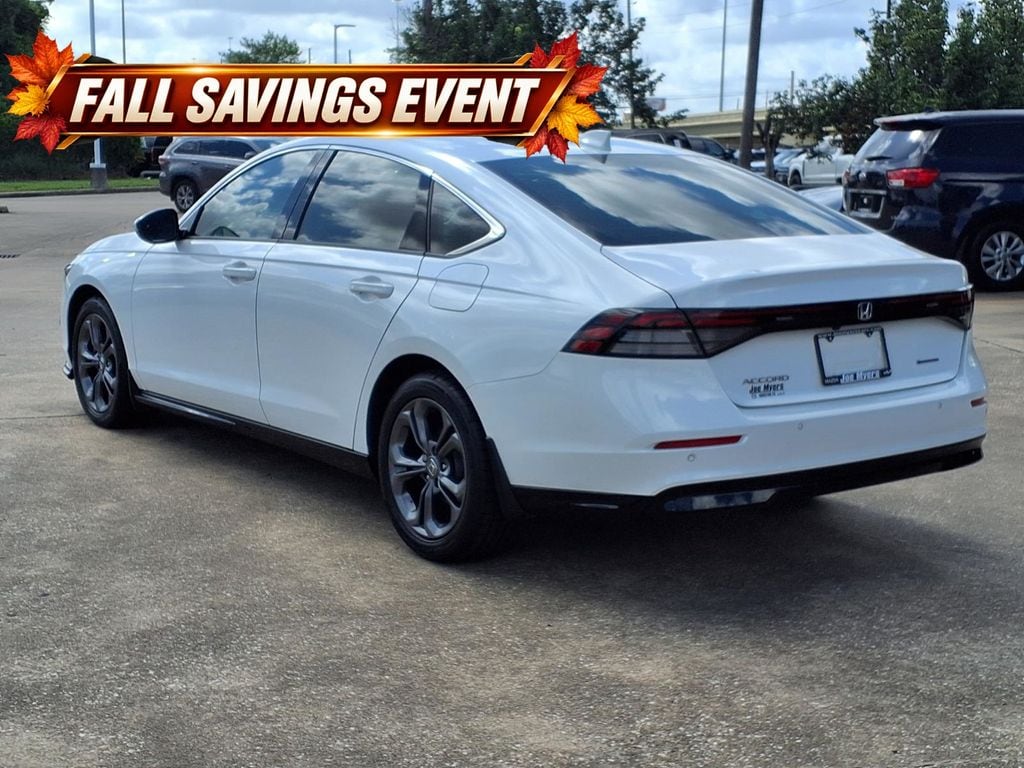 Used 2024  Honda EX-L image 2