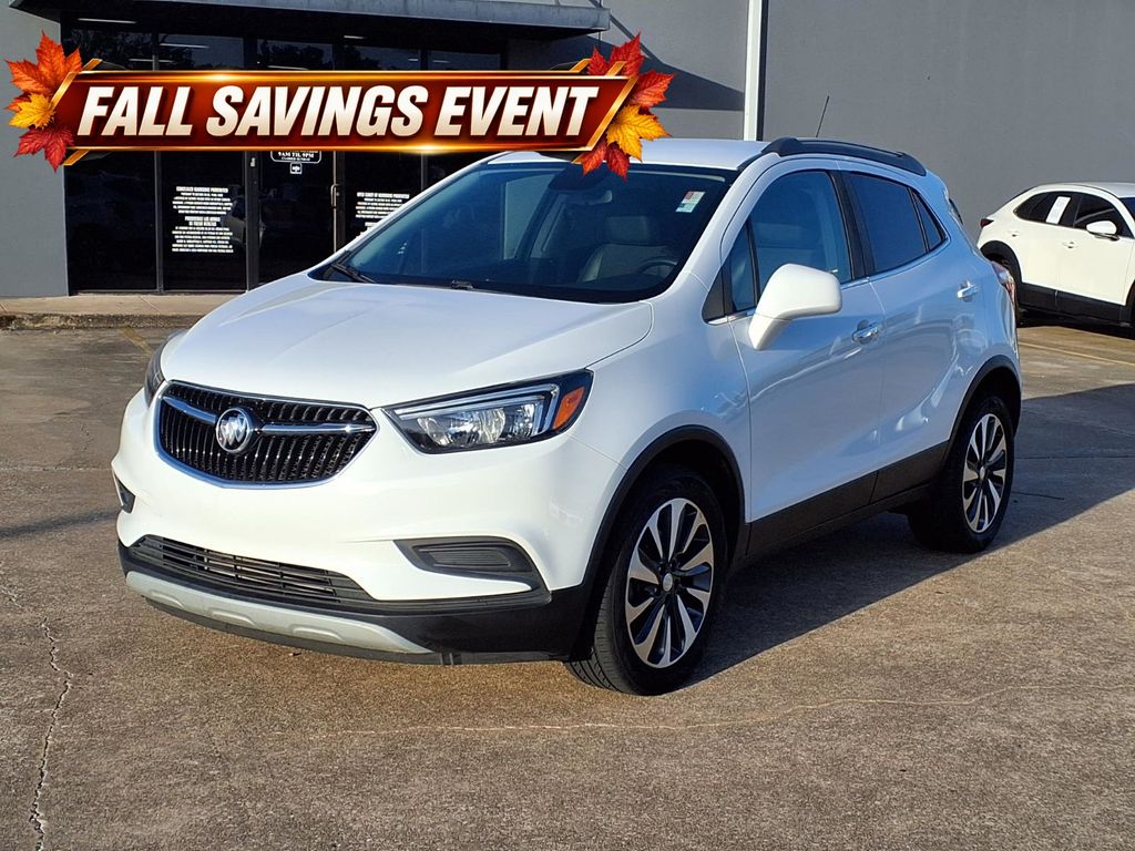 Used 2021 Summit White Buick Preferred image 3