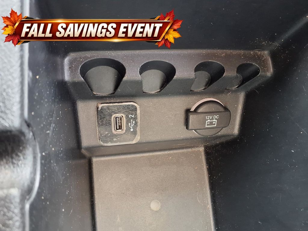 Used 2019 Granite Crystal Metallic Clearcoat Jeep Latitude Plus image 20