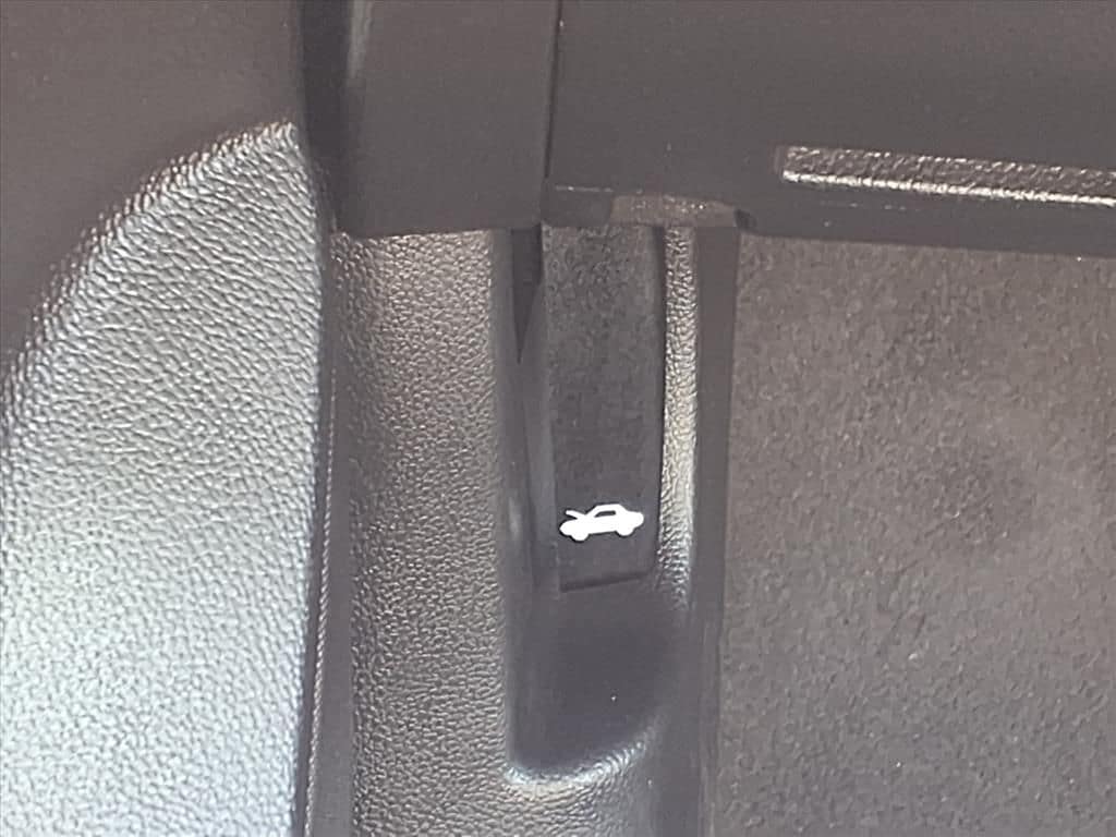 Used 2015 Black Granite Metallic Chevrolet LT image 24