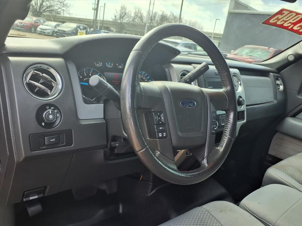 Used 2013 Tuxedo Black Metallic Ford XLT image 10