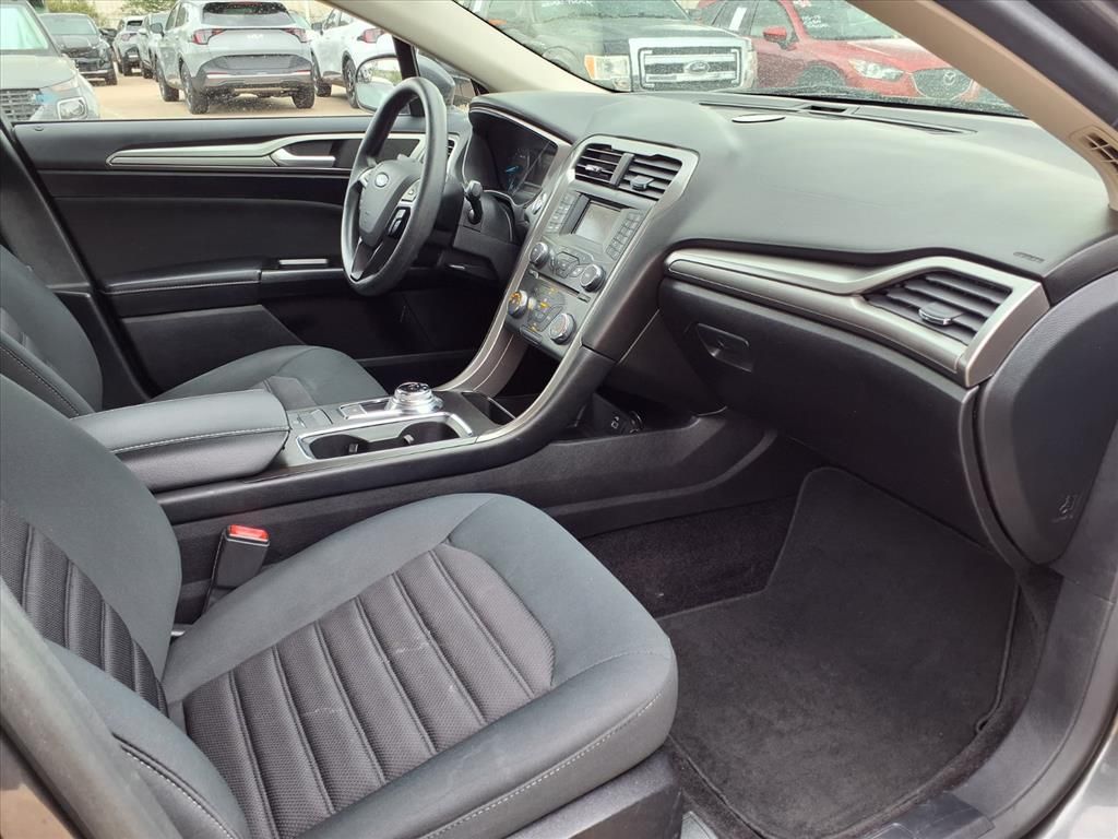 Used 2017 Magnetic Ford SE image 17