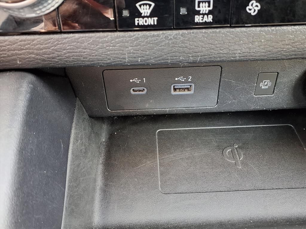 Used 2024 Gray Mitsubishi SE image 19