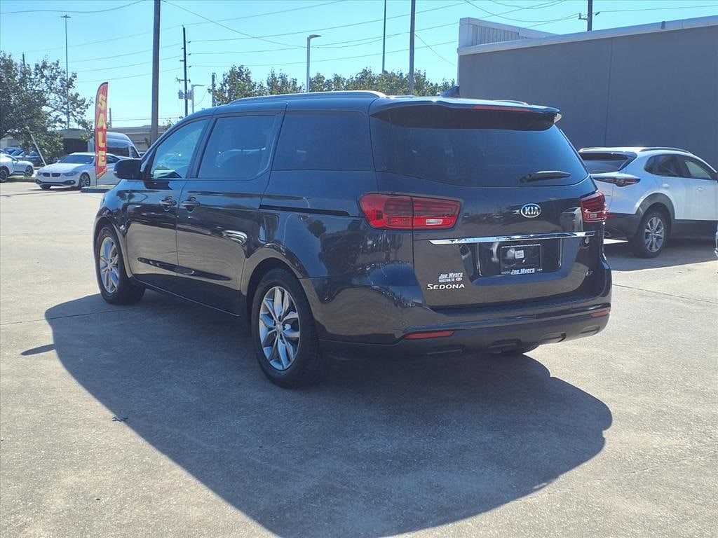 Used 2021 Kia Sedona LX Van Passenger Van