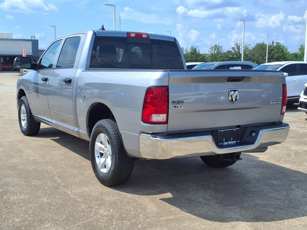 2023 Ram 1500 Classic SLT photo 3