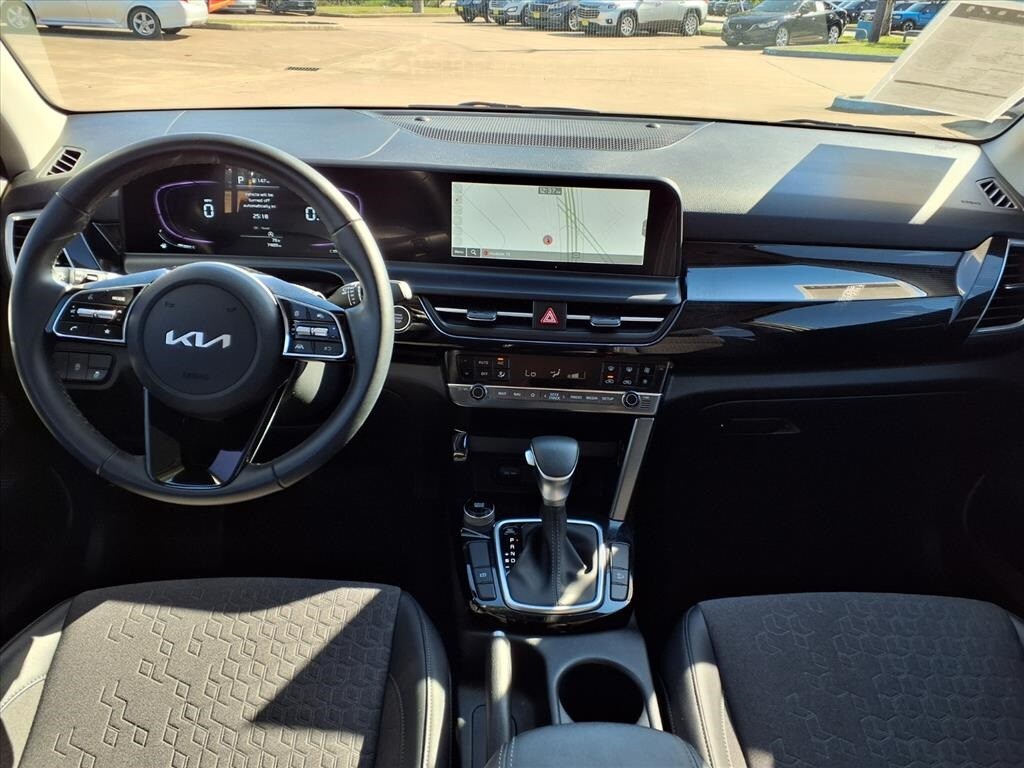 2025 Kia Seltos S photo 4