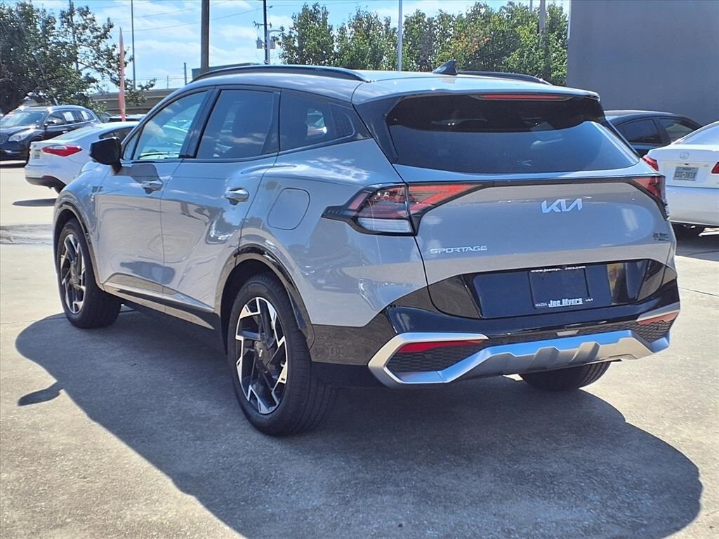 2025 Kia Sportage photo 2