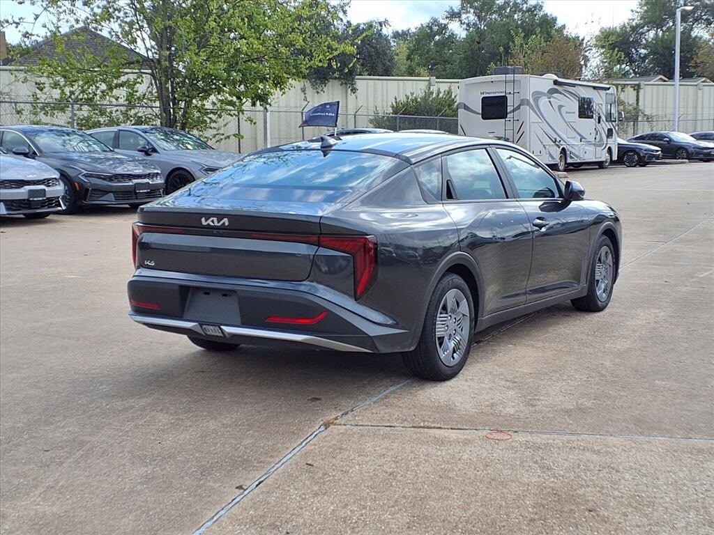 2025 Kia K4 LX photo 3