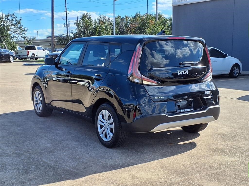 Used 2023 Kia Soul LX Hatchback