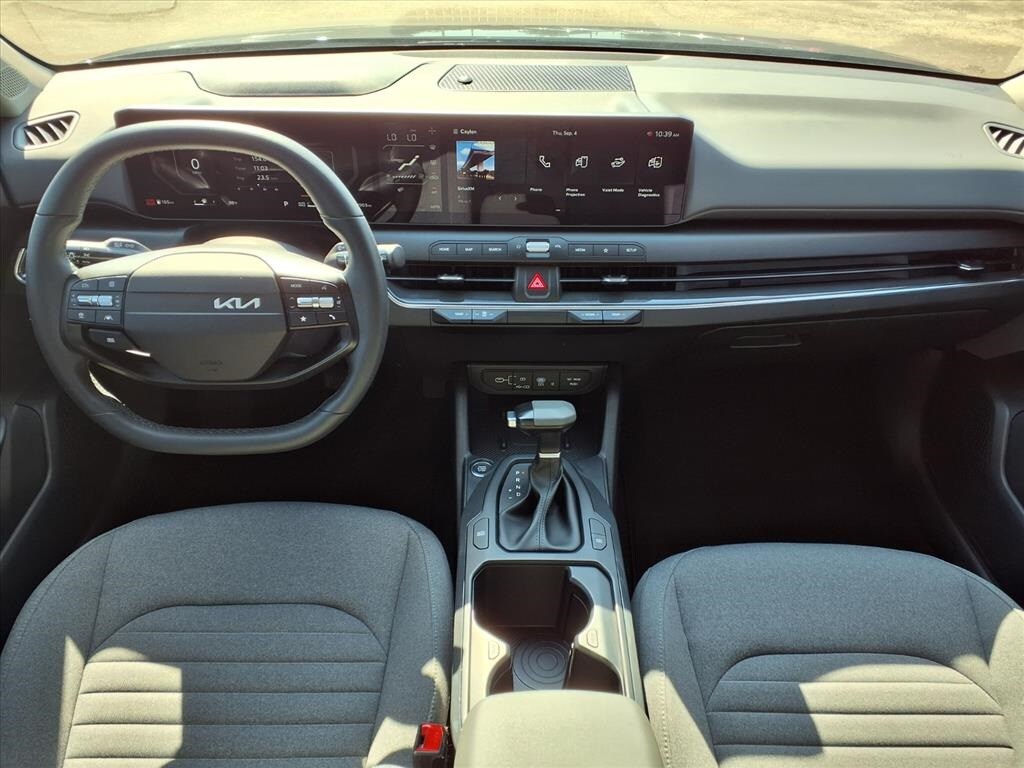 2025 Kia K4 EX photo 3