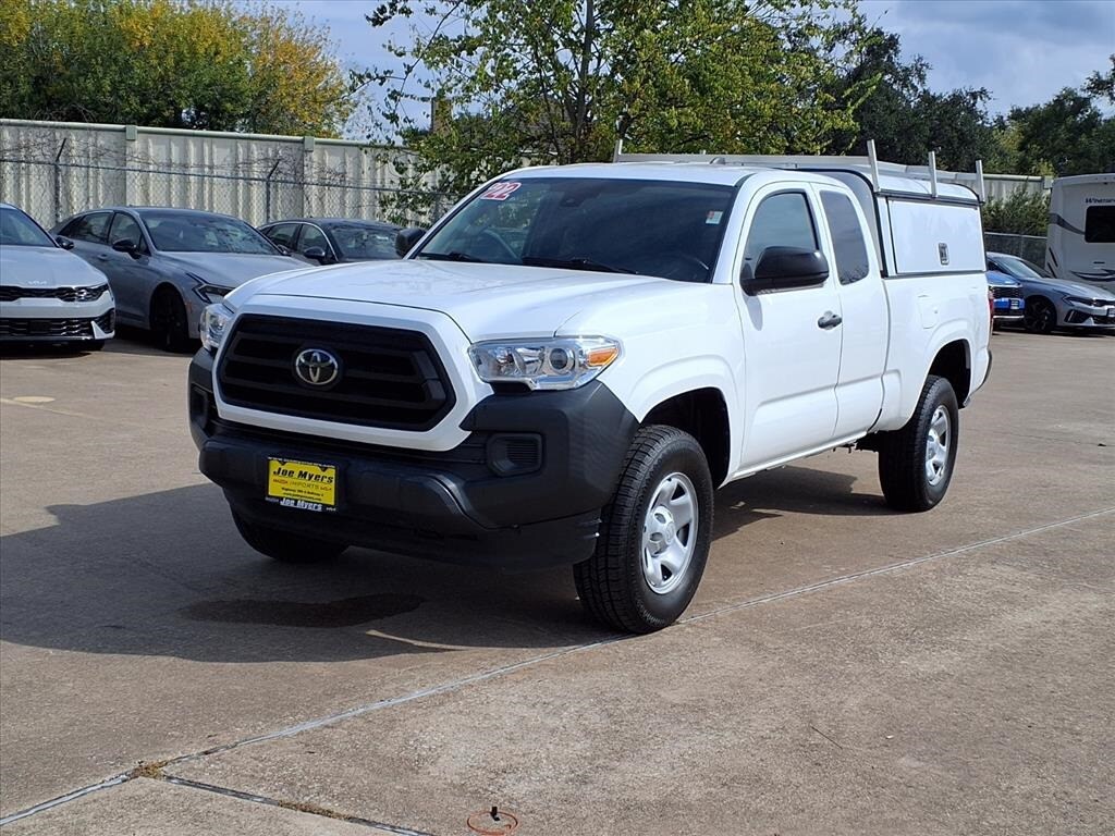 2022 Toyota Tacoma SR photo 2