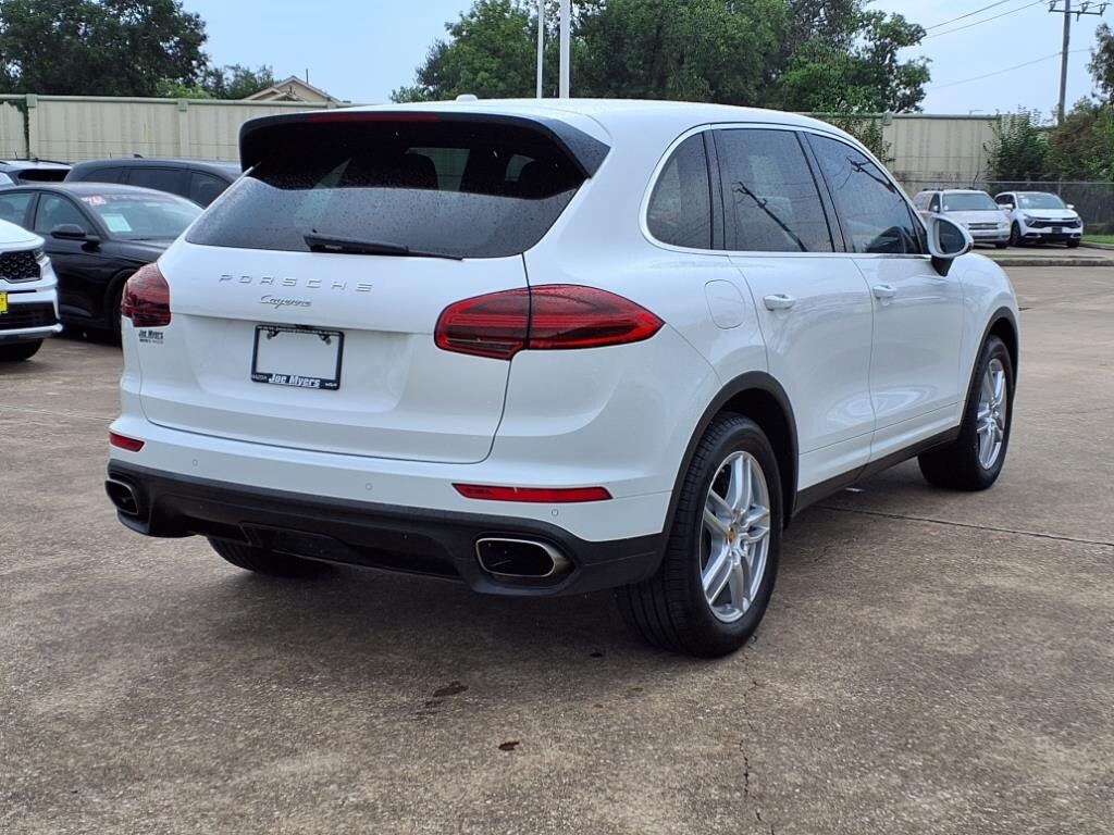 2016 Porsche Cayenne Base photo 3