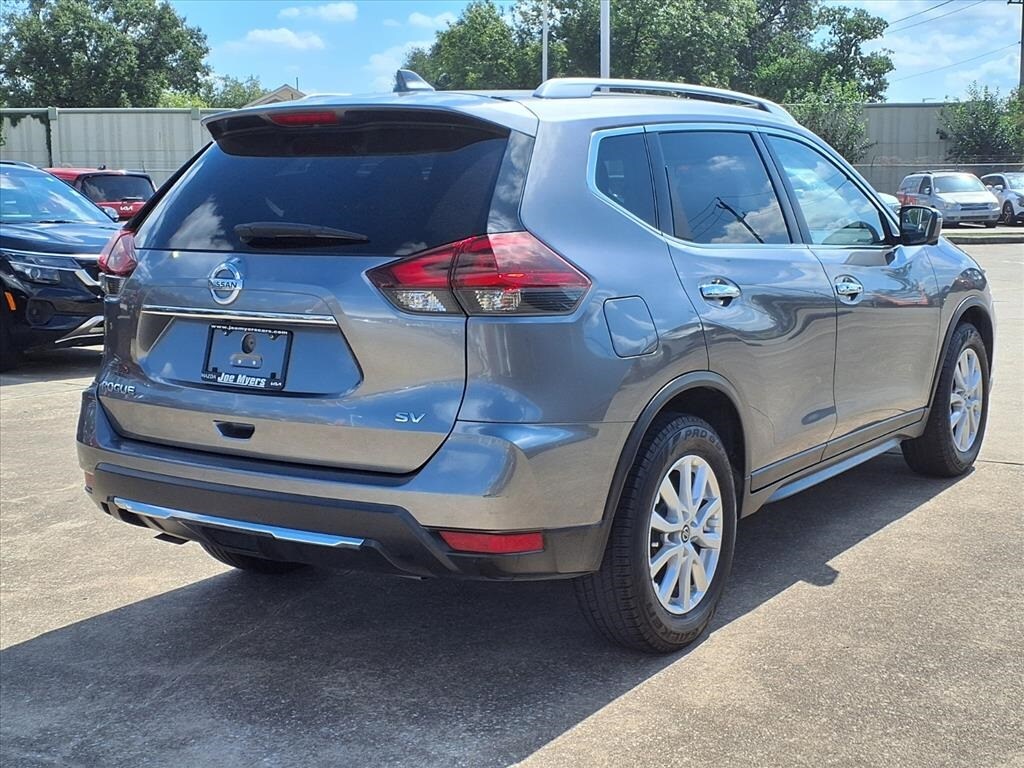 2018 Nissan Rogue SV photo 4