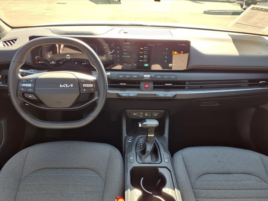 2025 Kia K4 EX photo 4