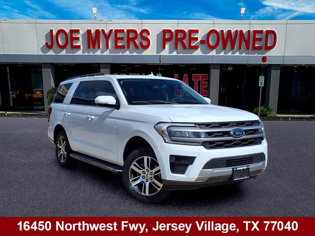 2022 Ford Expedition XLT's photo