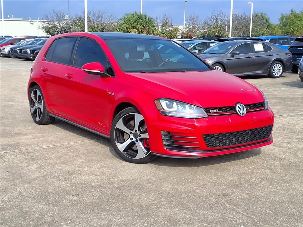 2017 Volkswagen Golf GTI SE's photo
