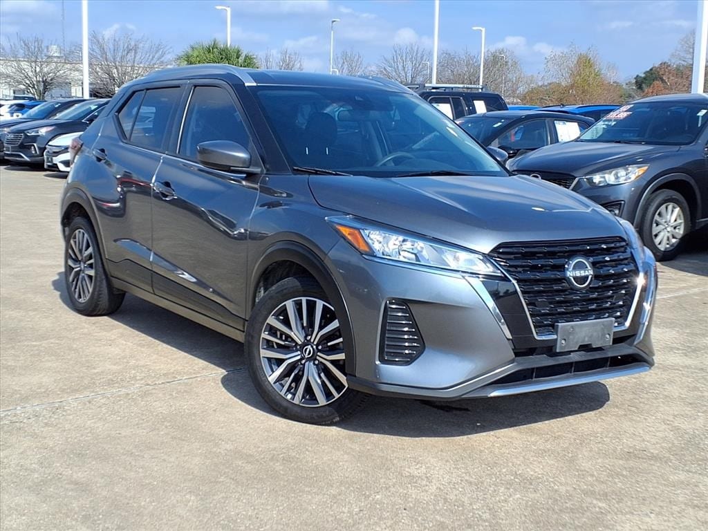 2022 Nissan Kicks SV