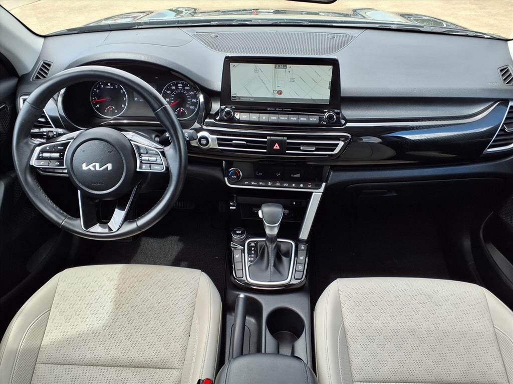 2022 Kia Seltos EX photo 4