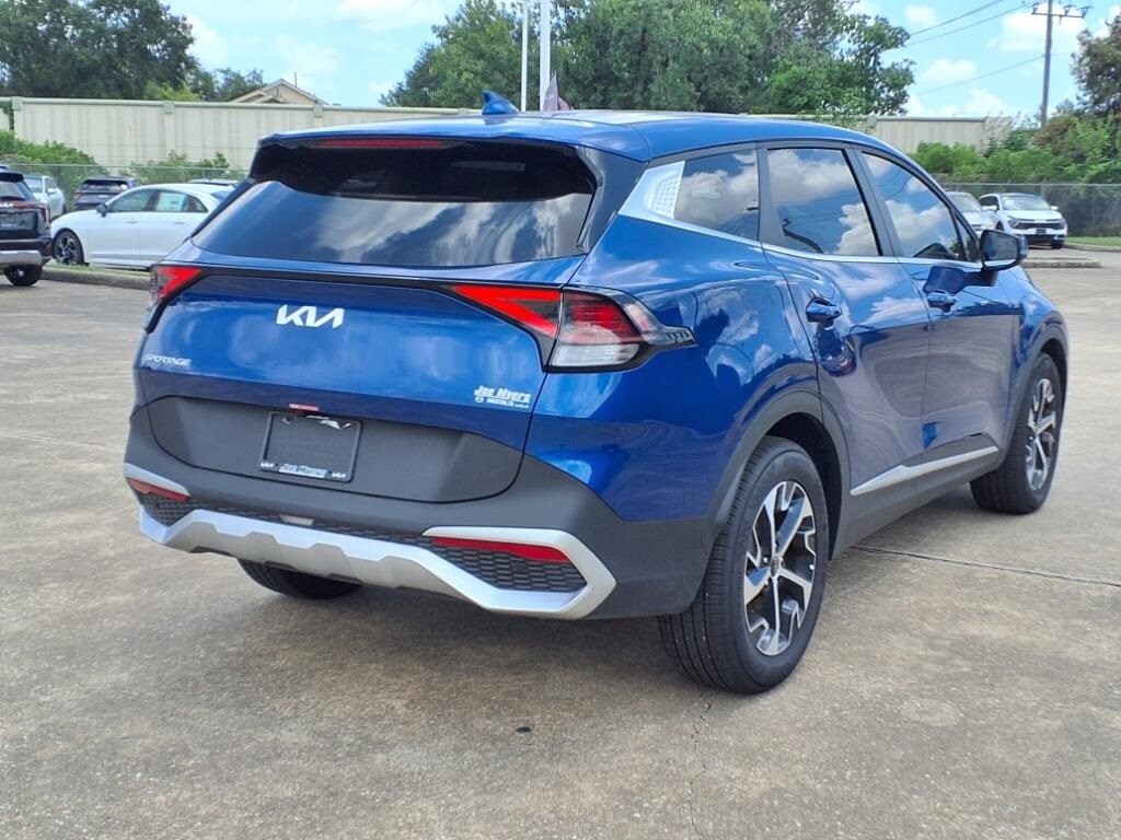 2025 Kia Sportage EX photo 2