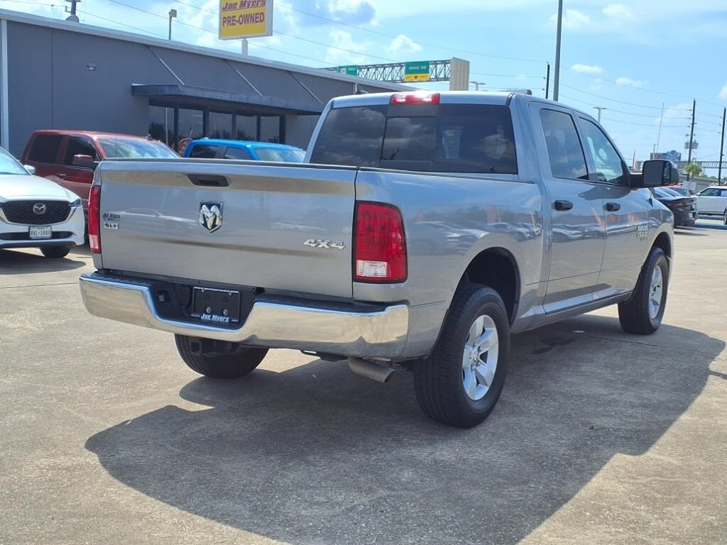 2023 Ram 1500 Classic SLT photo 4
