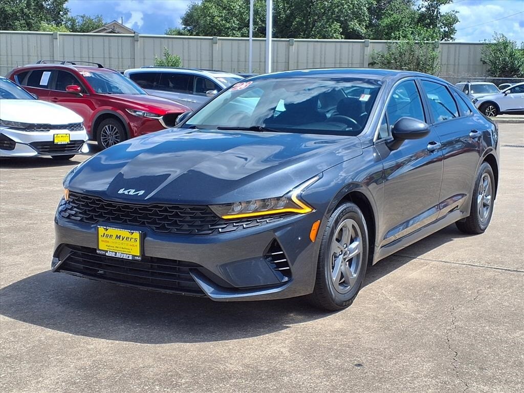 2023 Kia K5 LXS photo 2